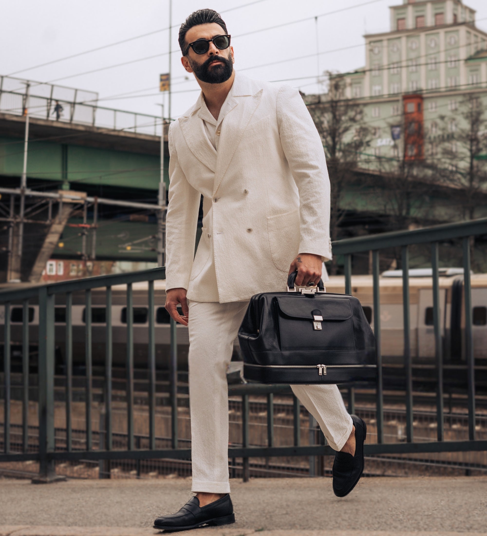 Duża włoska torba lekarska ze skóry - The Master and Margarita