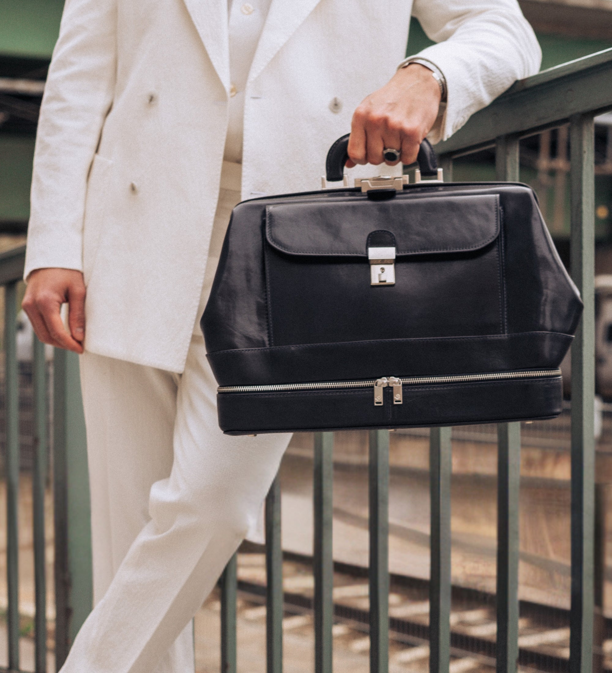 Duża włoska torba lekarska ze skóry - The Master and Margarita