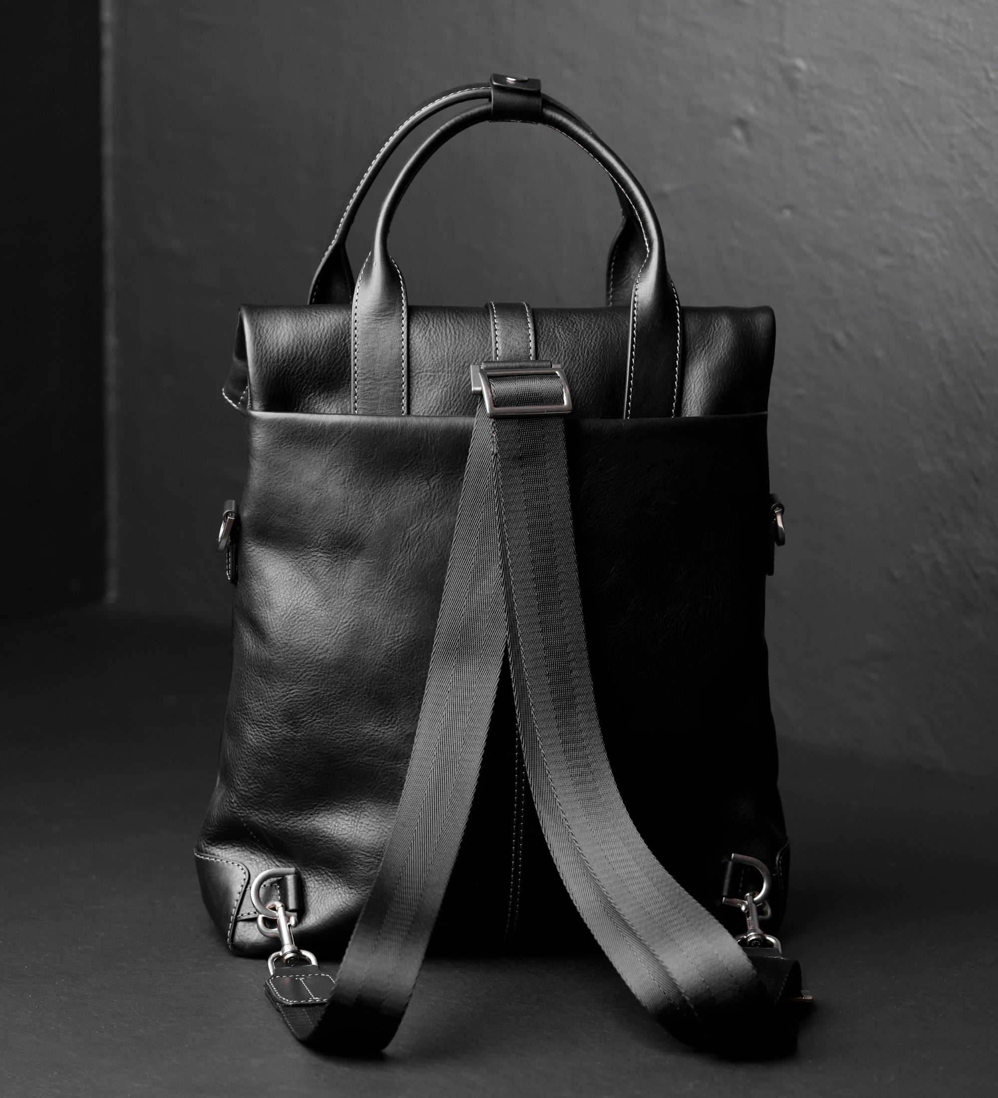 Skórzany plecak wielofunkcyjny - The Awakening