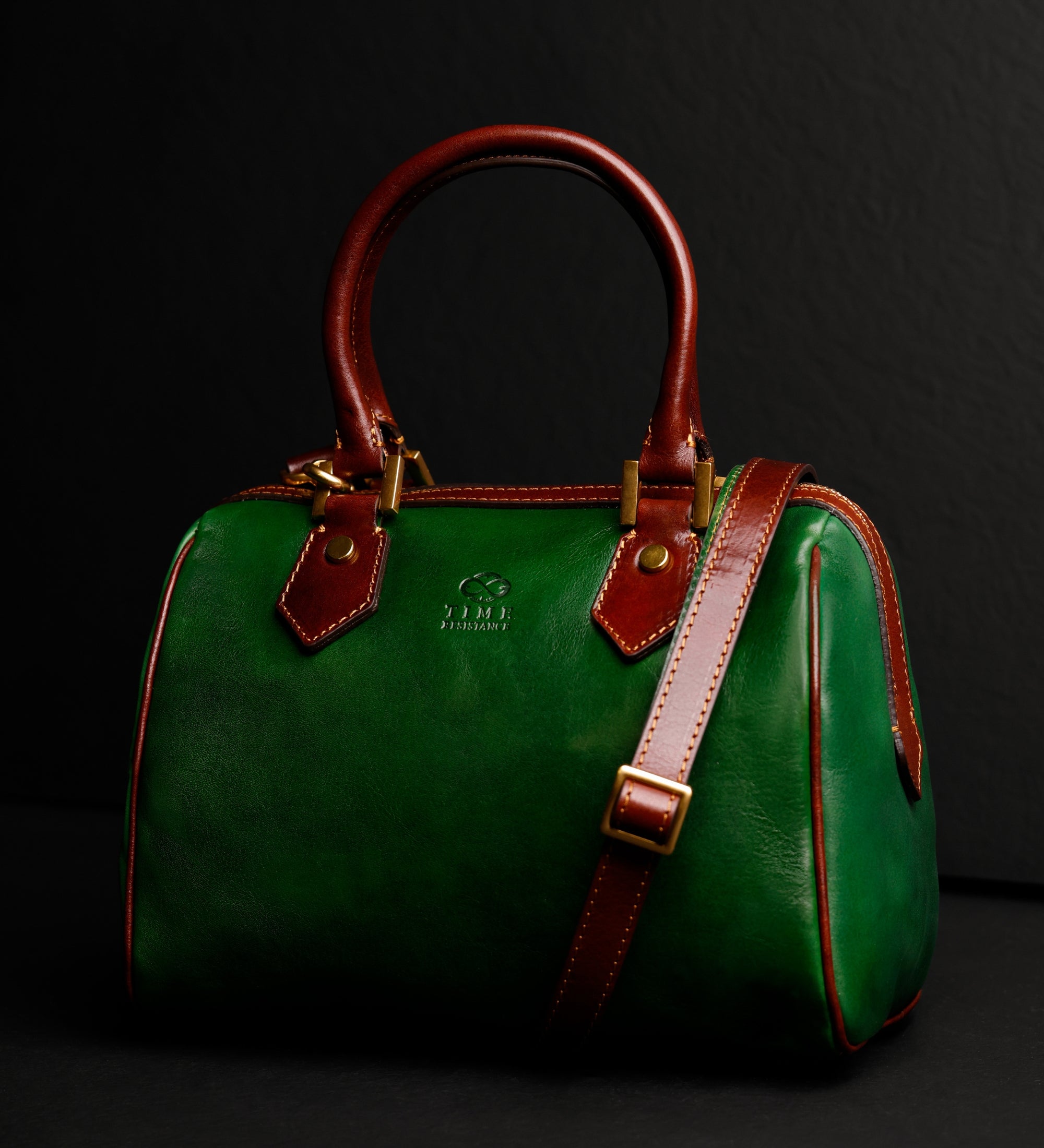 Skórzana torebka damska typu barrel - Little Dorrit