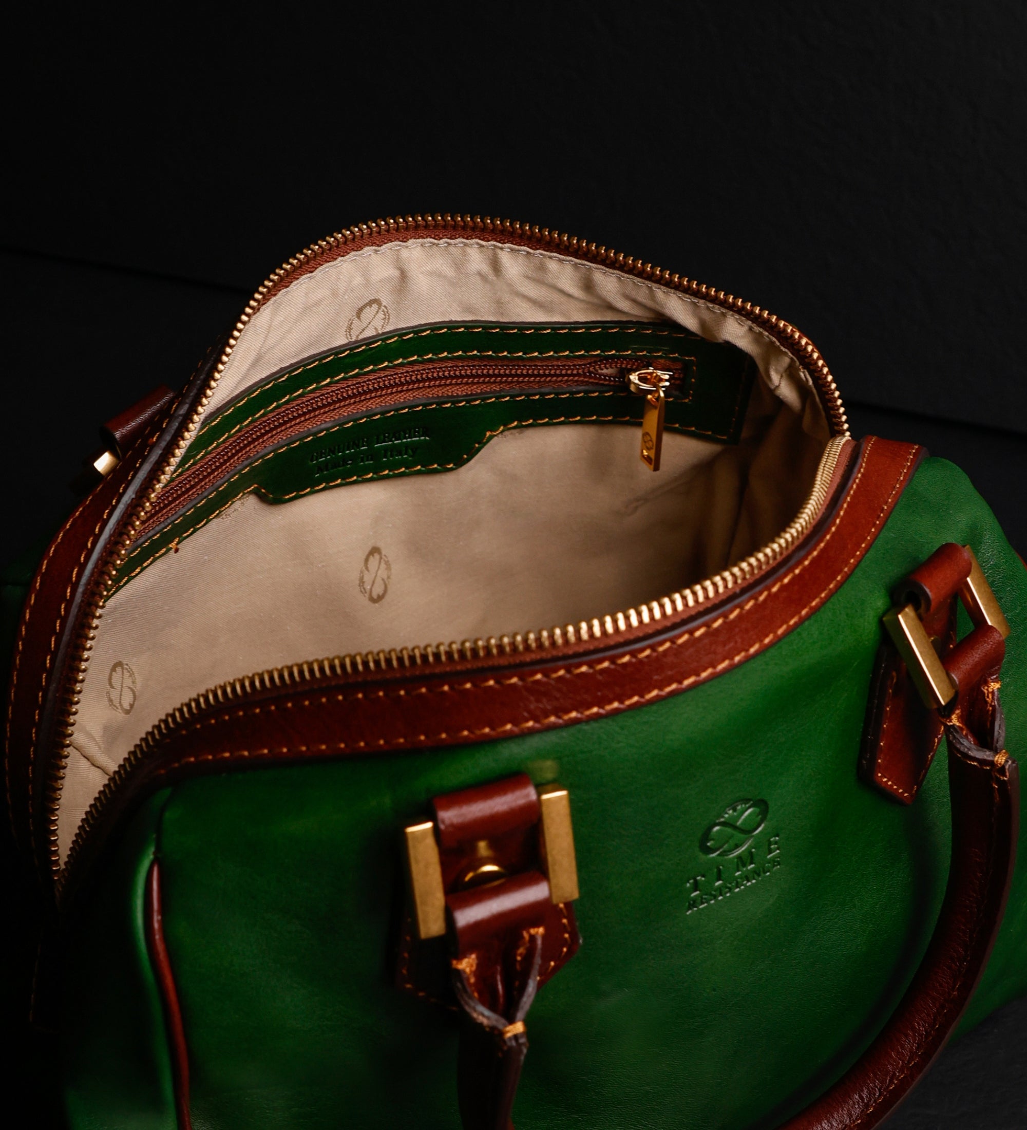 Skórzana torebka damska typu barrel - Little Dorrit