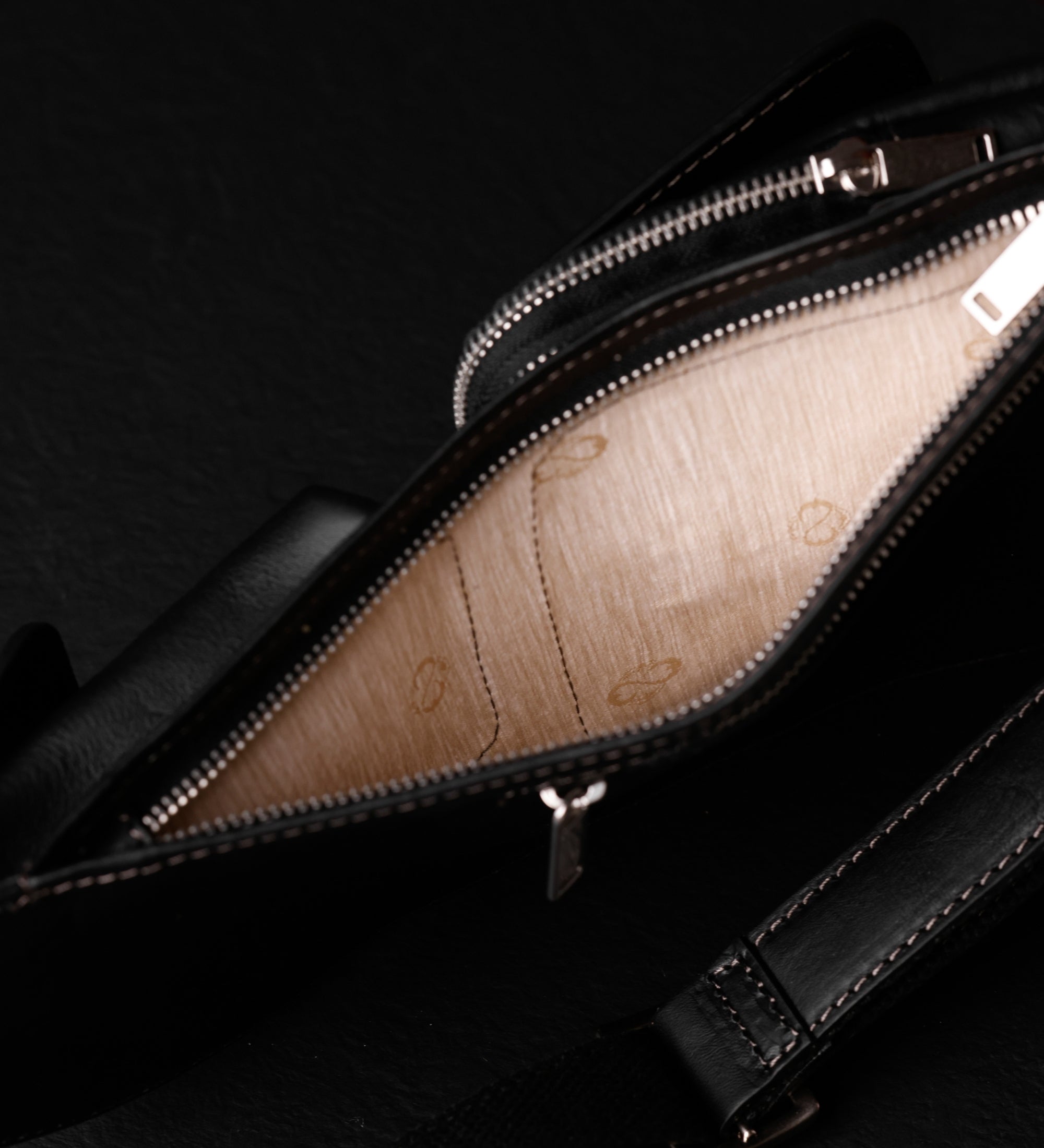 Skórzana torba typu sling crossbody - The Monk