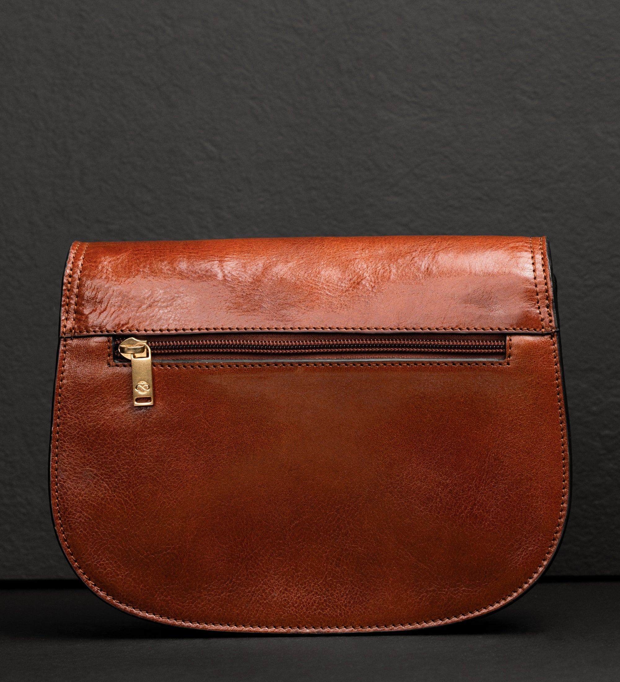 Skórzana torba saddle torba crossbody dla kobiet - Moonfleet