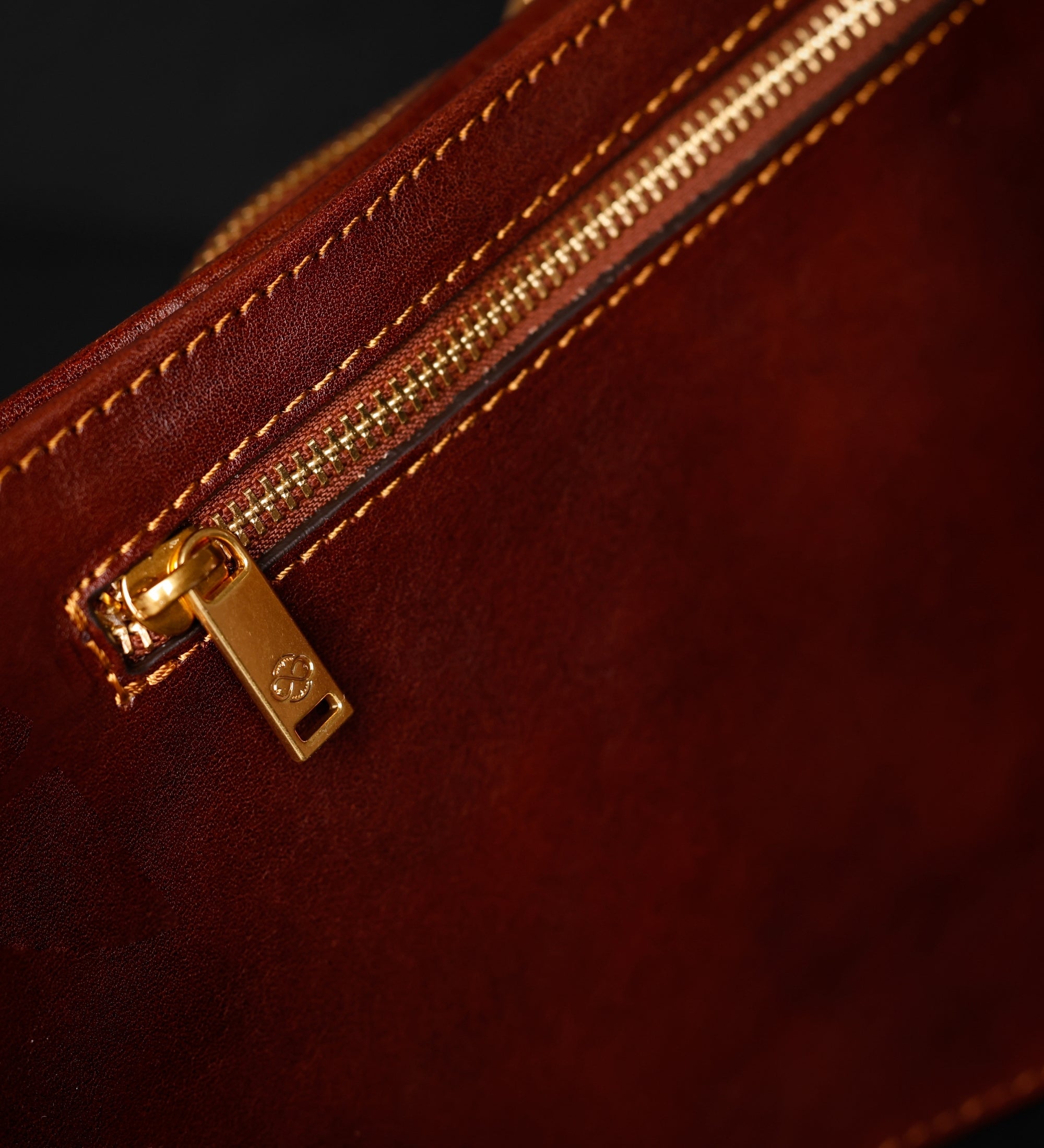 Skórzana torba typu sling crossbody - The Monk