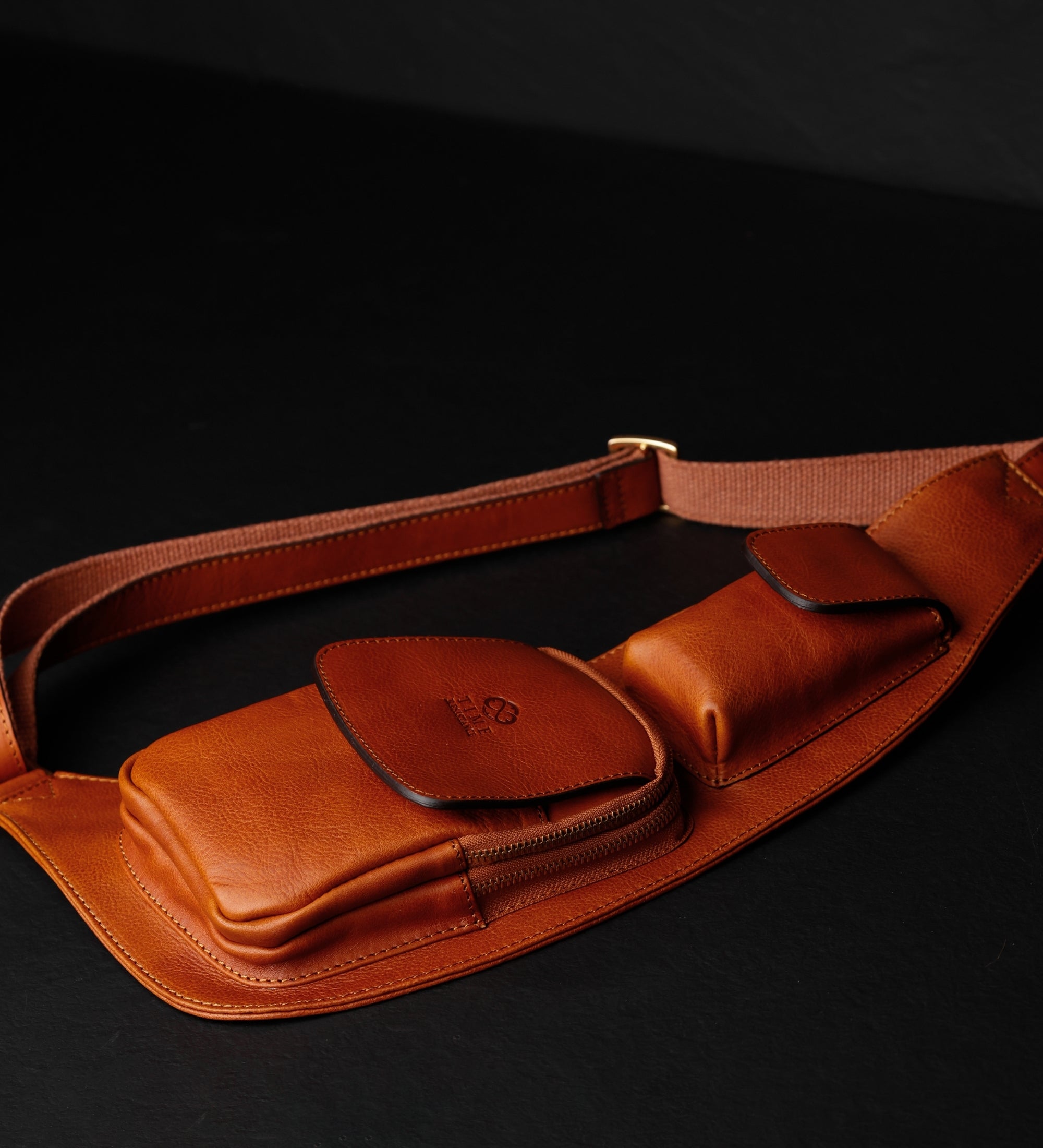 Skórzana torba typu sling crossbody - The Monk