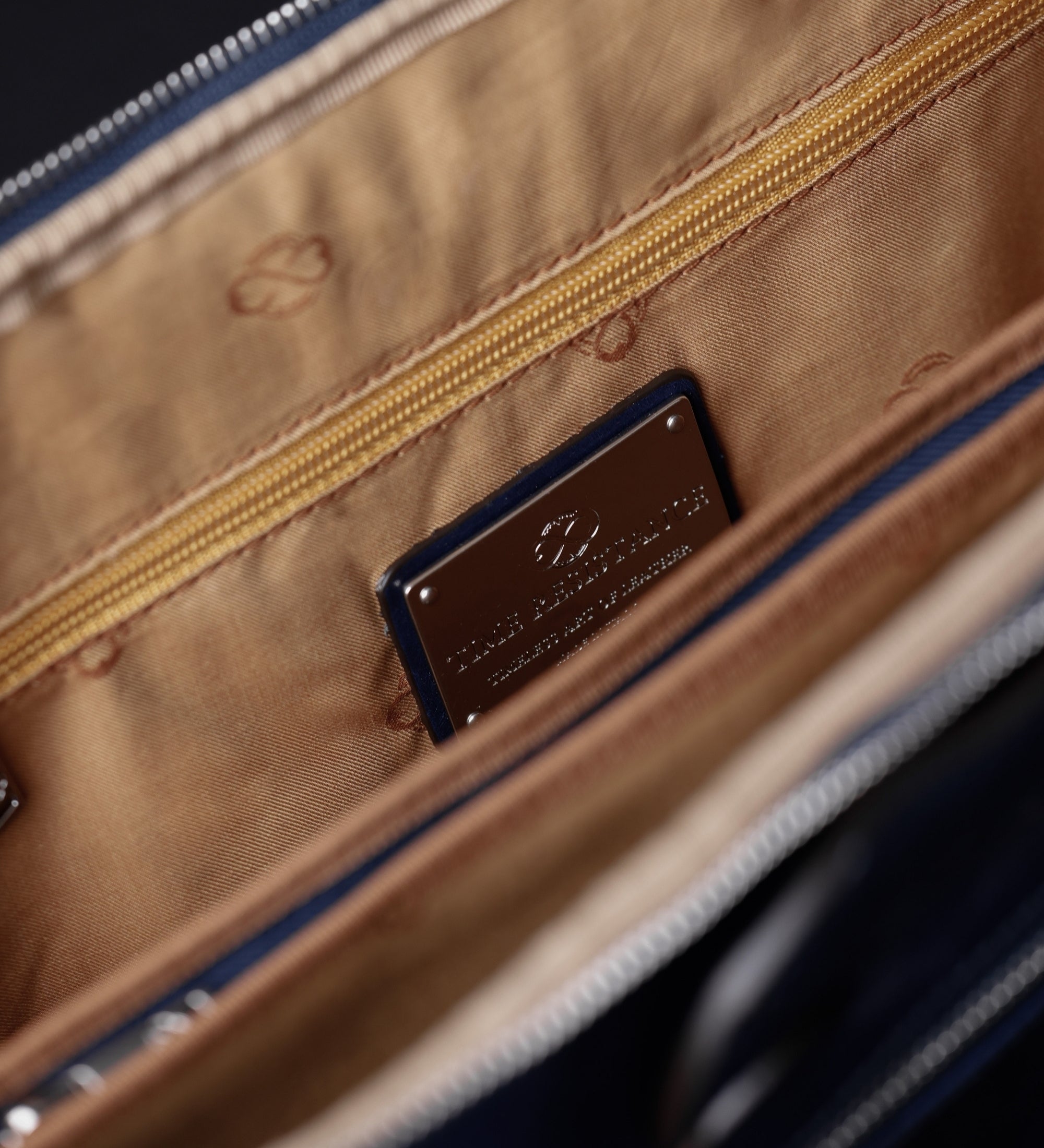 Skórzana teczka na laptopa - Brave New World