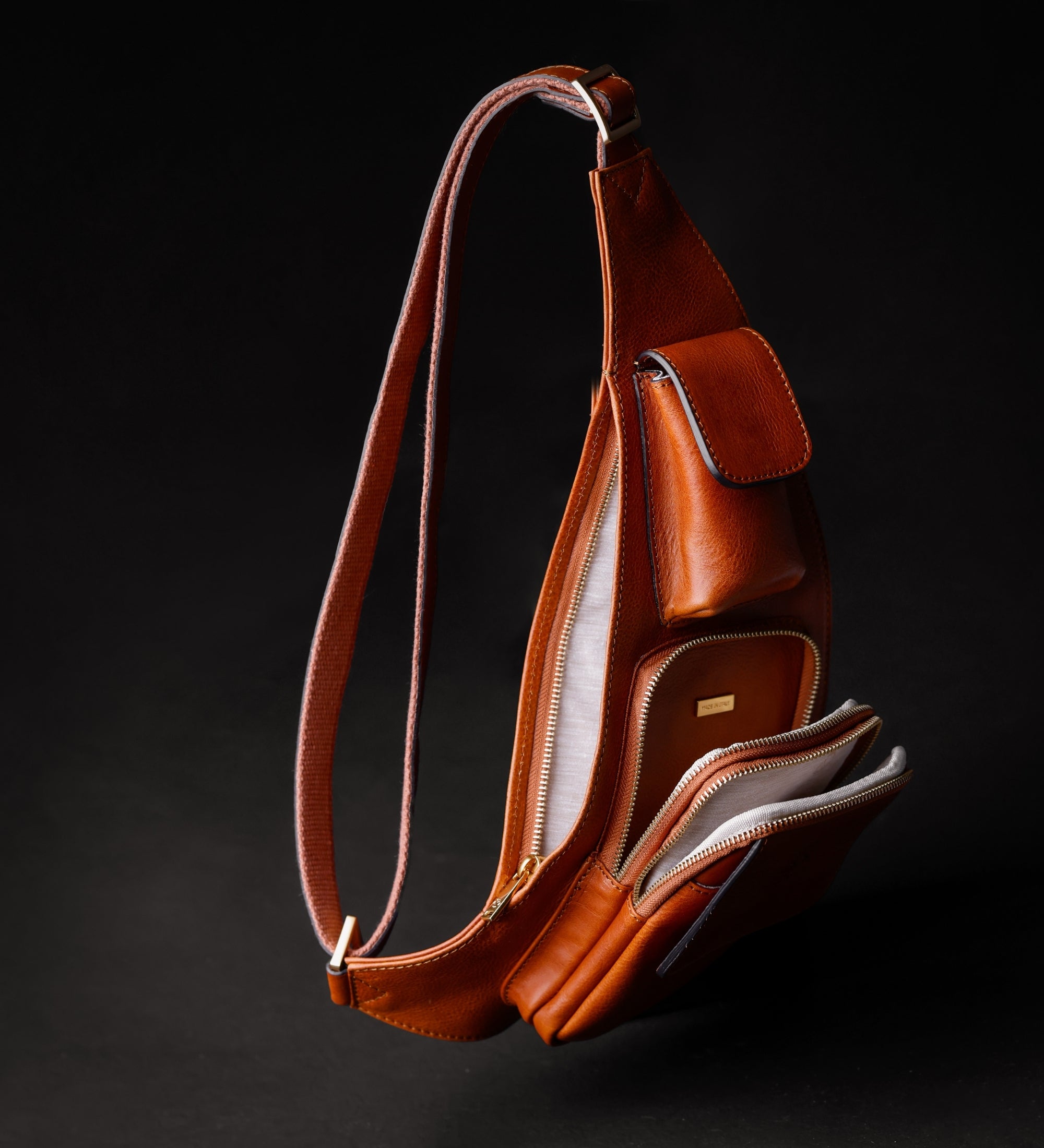 Skórzana torba typu sling crossbody - The Monk