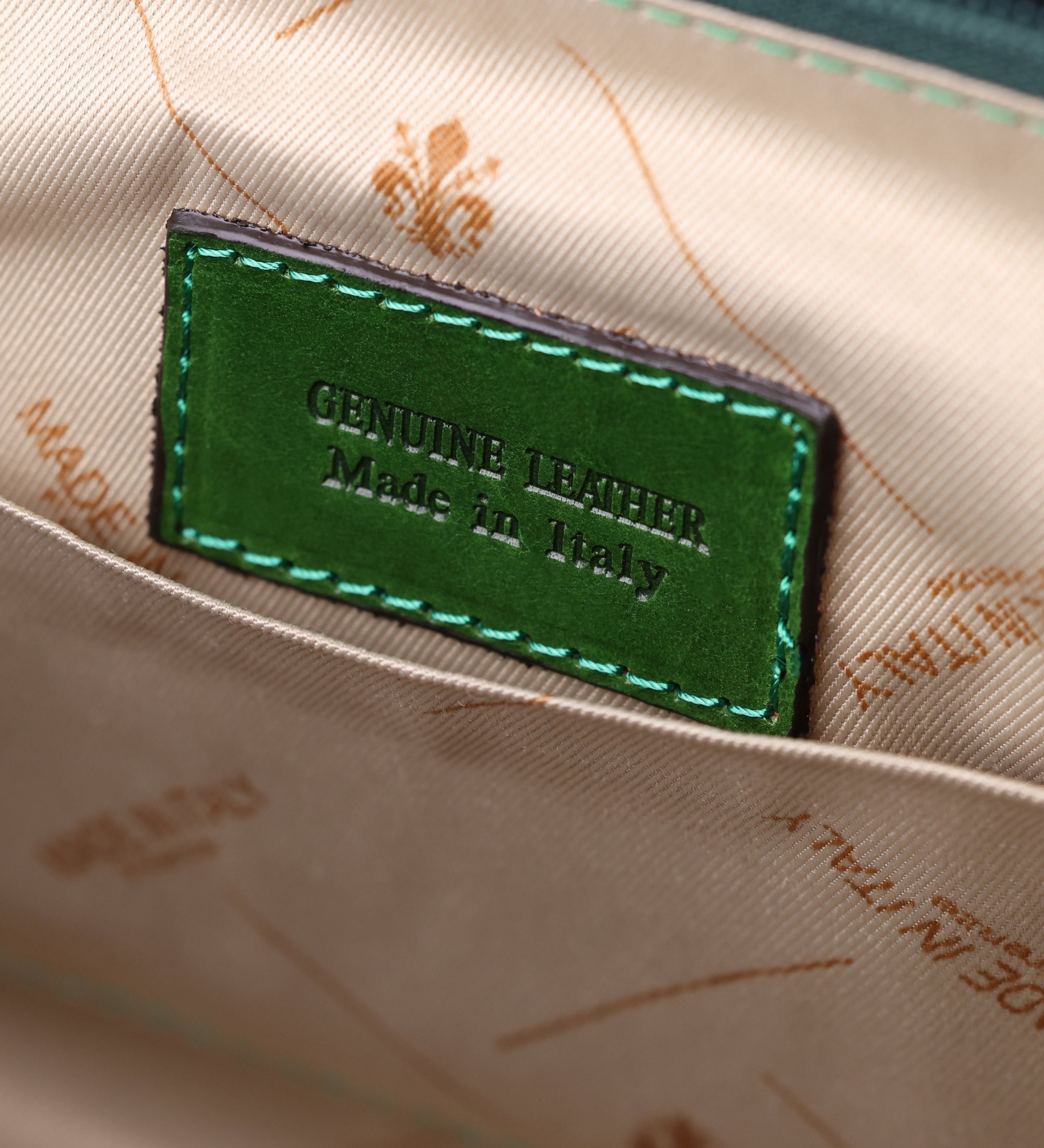 Mała skórzana kosmetyczka - Four Past Midnight