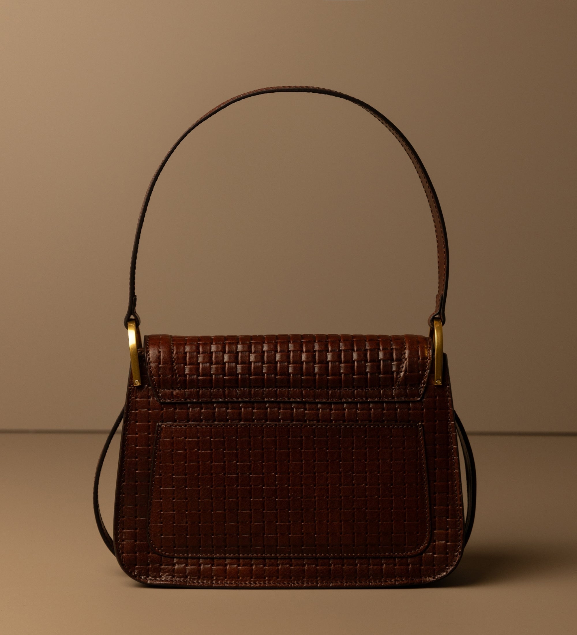 Damska skórzana torebka z klapką - Possession