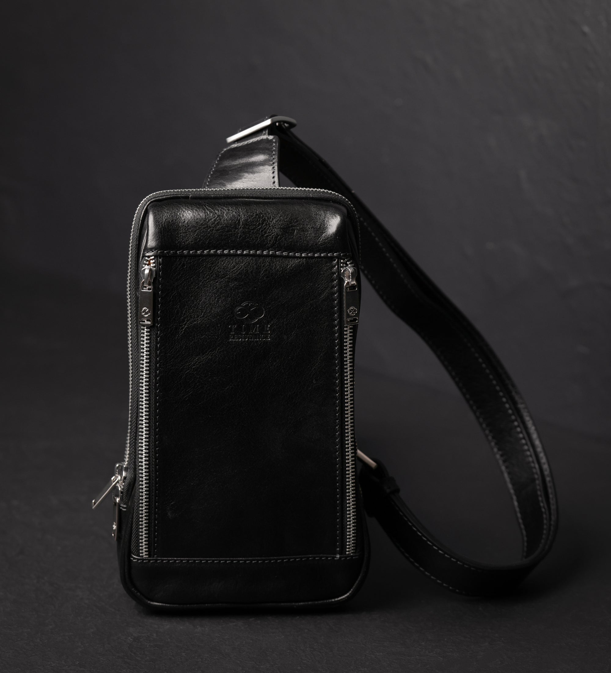 Skórzana torba typu sling, torba na klatkę piersiową - Kim