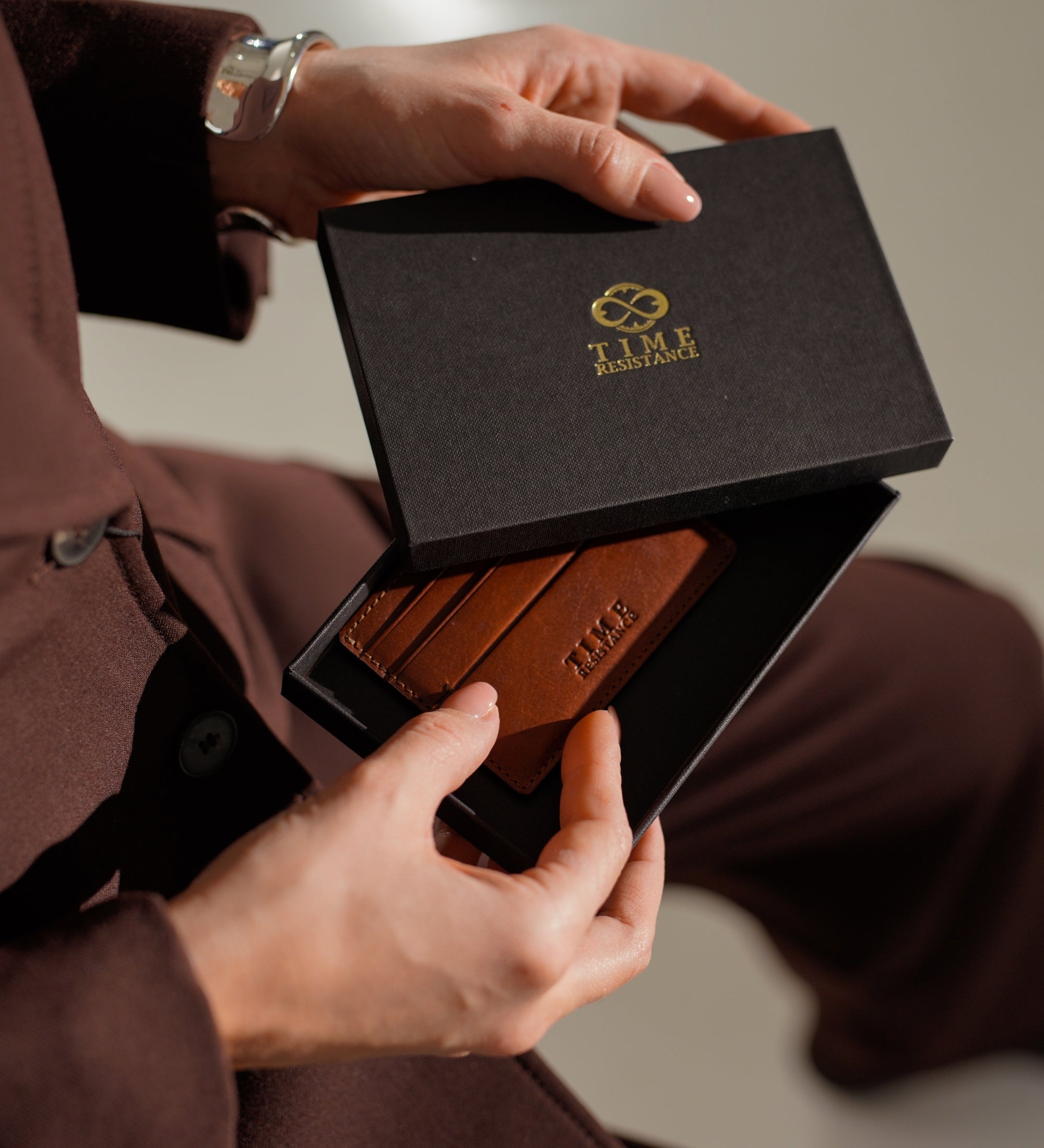 Skórzane etui na karty kredytowe i wizytówki dla kobiet - Fireflies