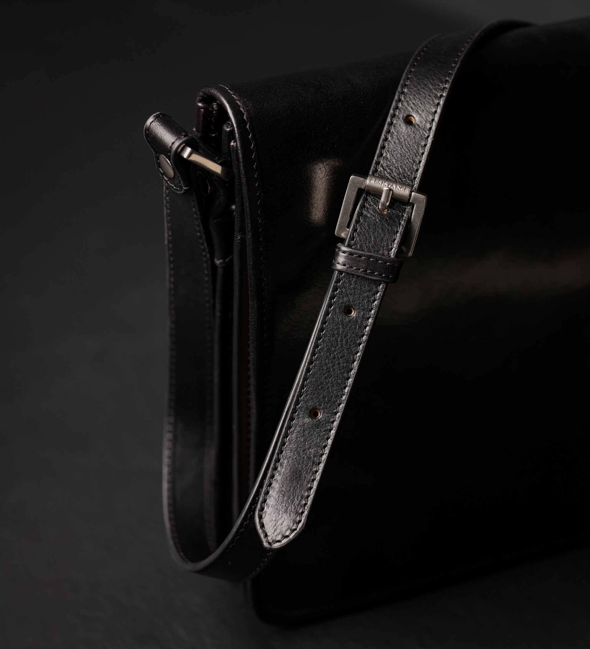 Mała skórzana torba listonoszka - On The Road