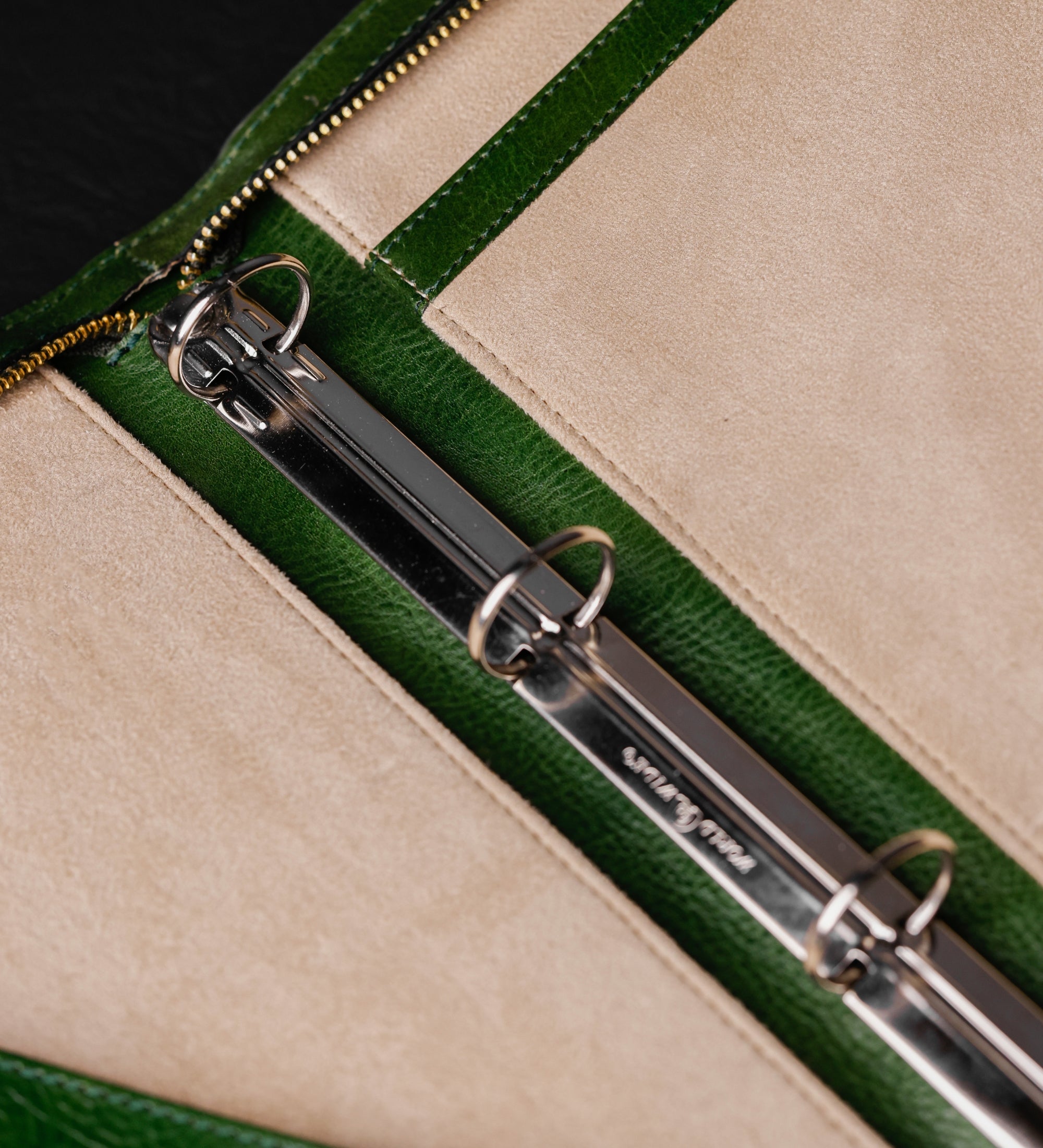 Skórzane etui na dokumenty z segregatorem - Joy in the Morning