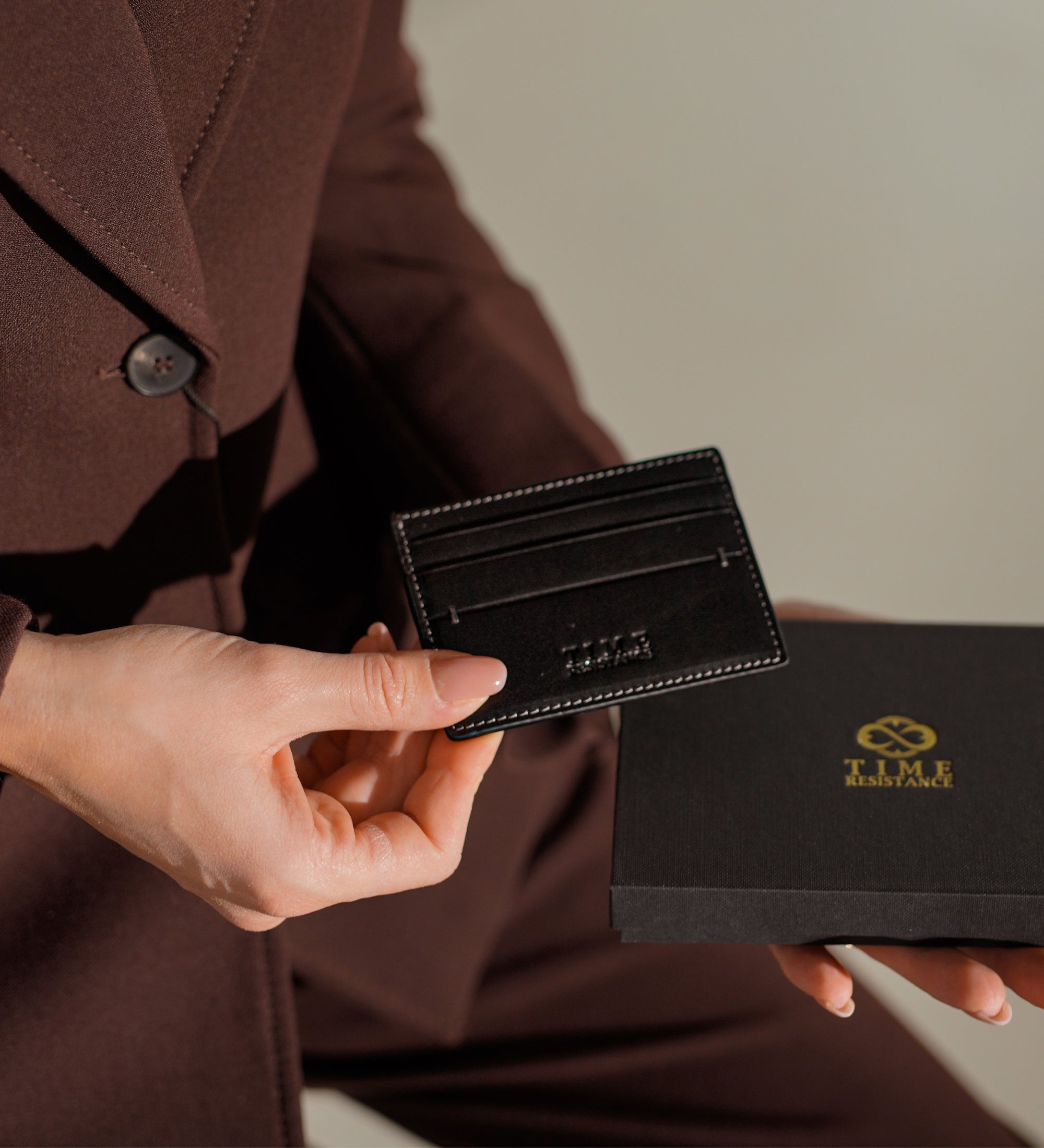 Skórzane etui na karty kredytowe i wizytówki dla kobiet - Fireflies