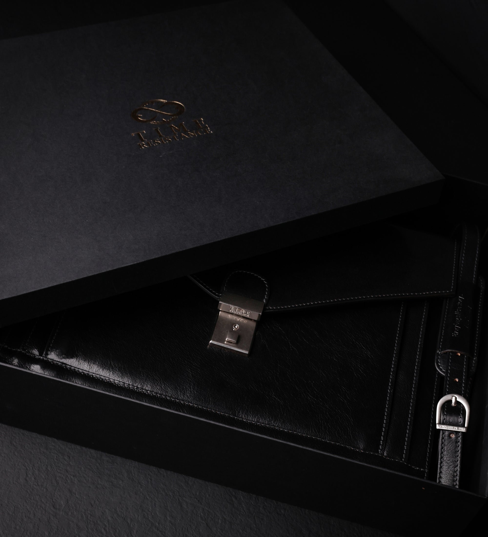 Teczka skórzana o klasycznym designie - The Magus