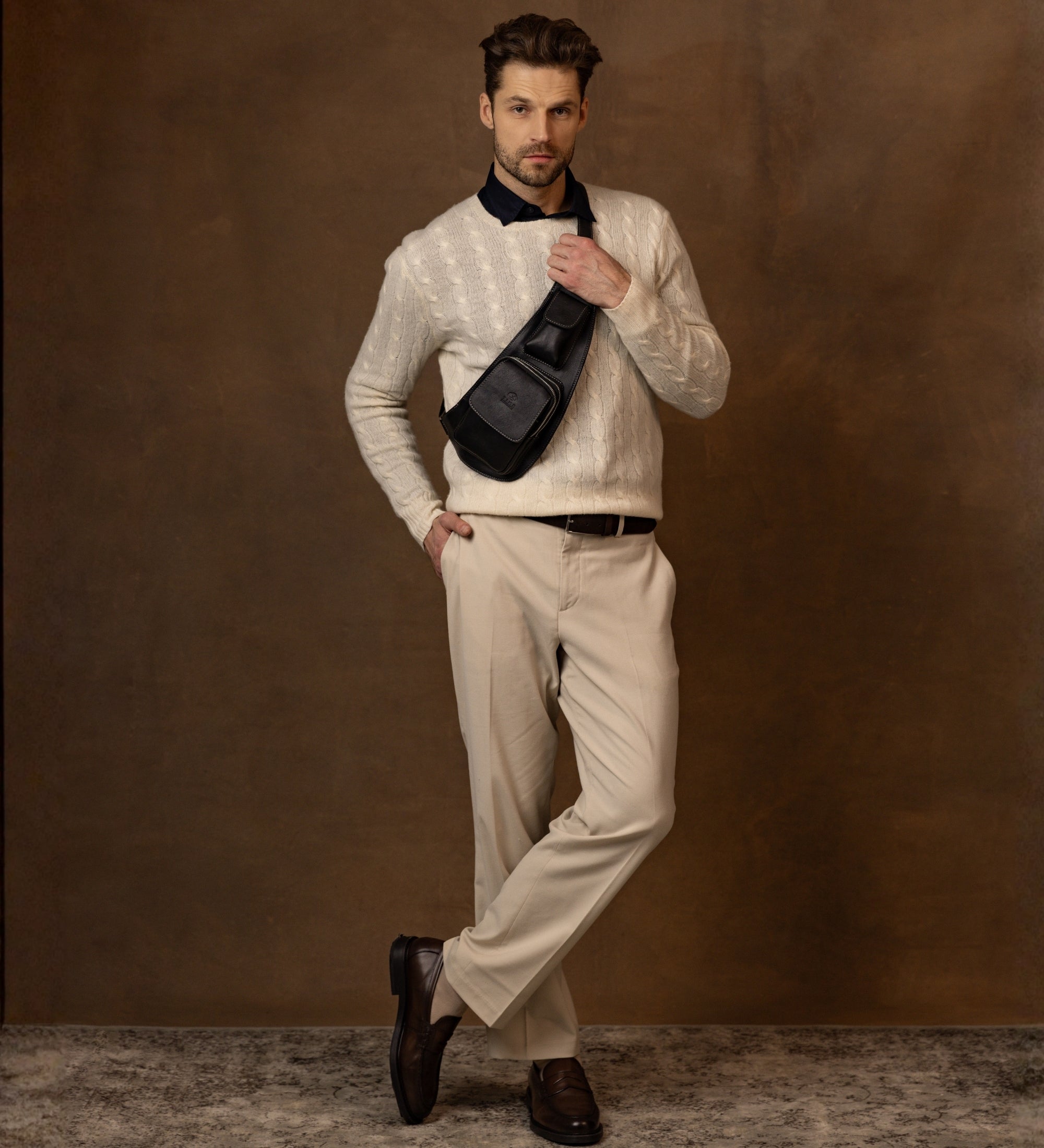 Skórzana torba typu sling crossbody - The Monk