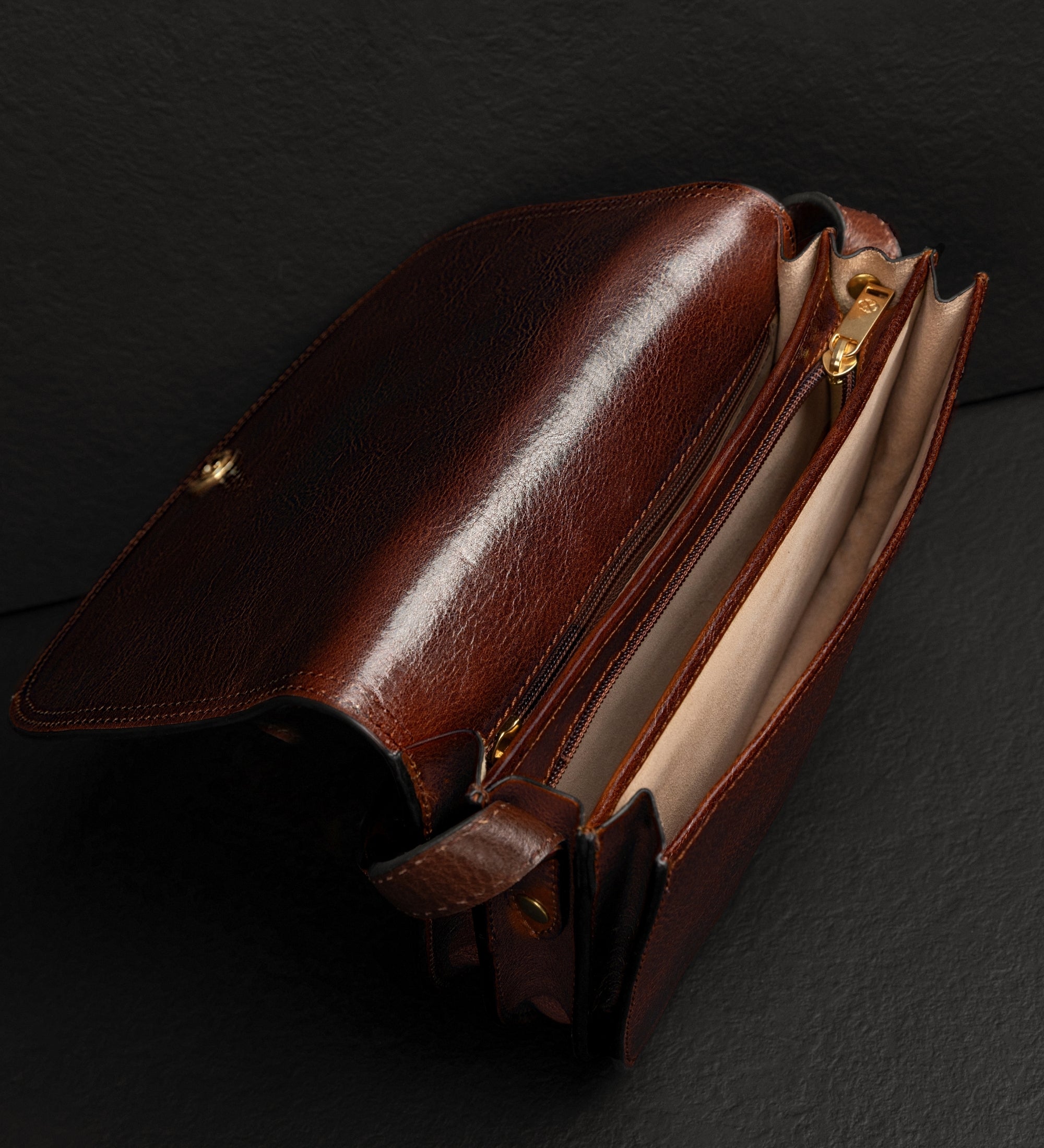 Skórzana torba saddle torba crossbody dla kobiet - Moonfleet
