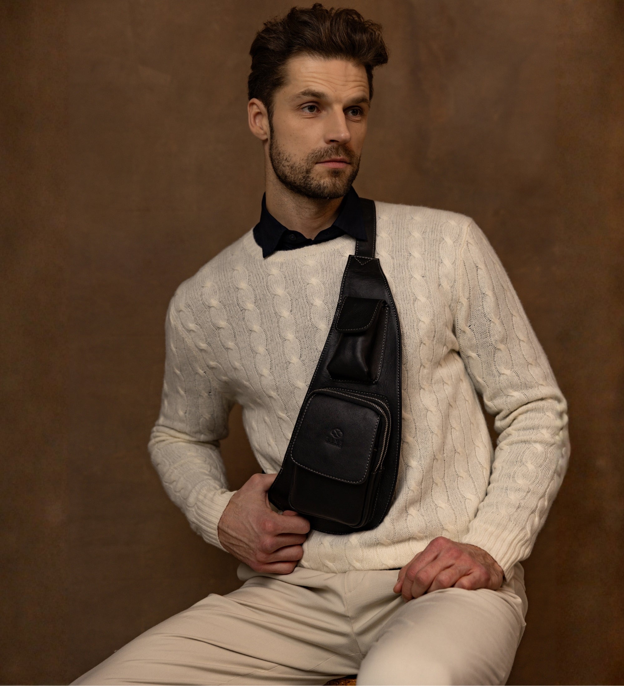 Skórzana torba typu sling crossbody - The Monk