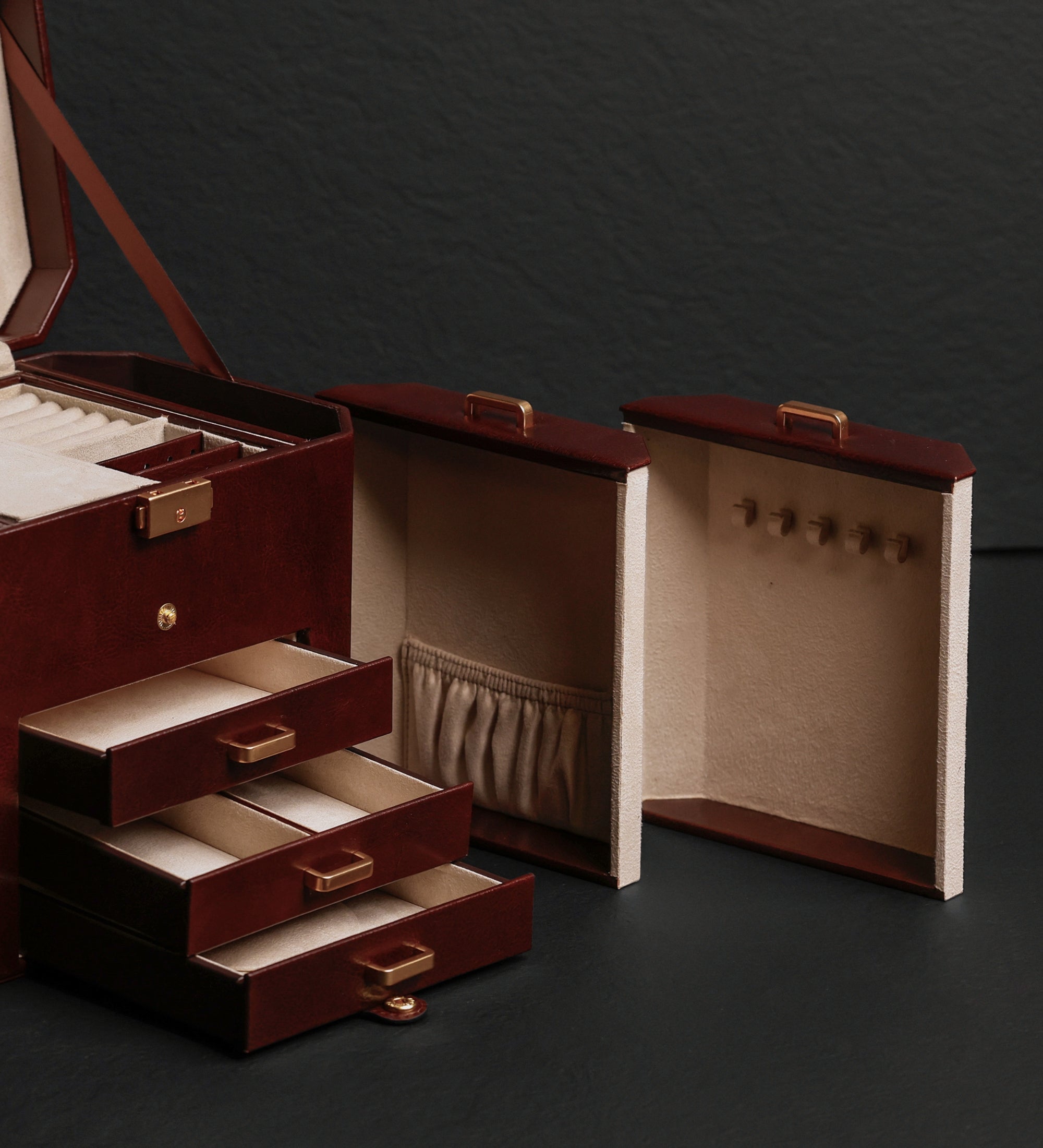 Duża szkatułka na biżuterię ze skóry dla kobiet - A Handful of Dust