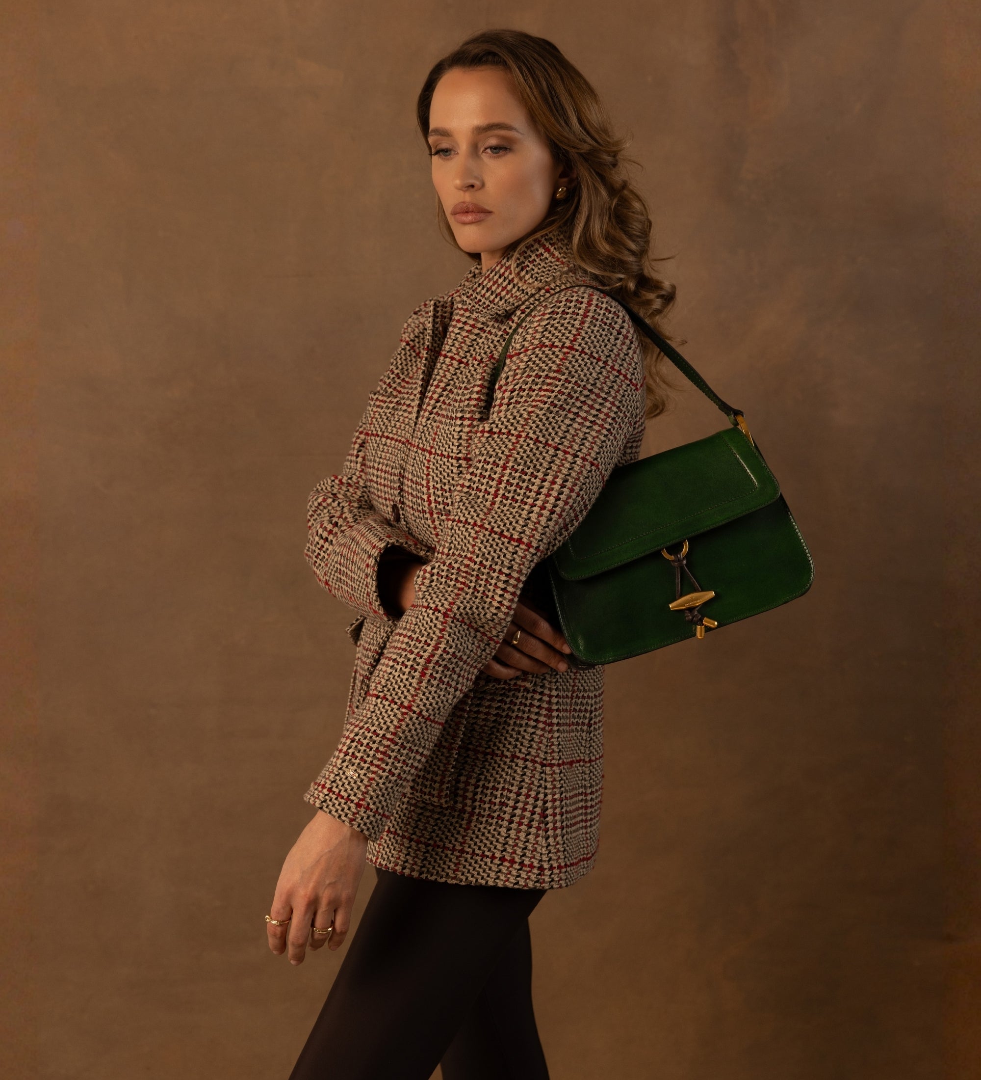 Damska skórzana torebka z klapką - Possession