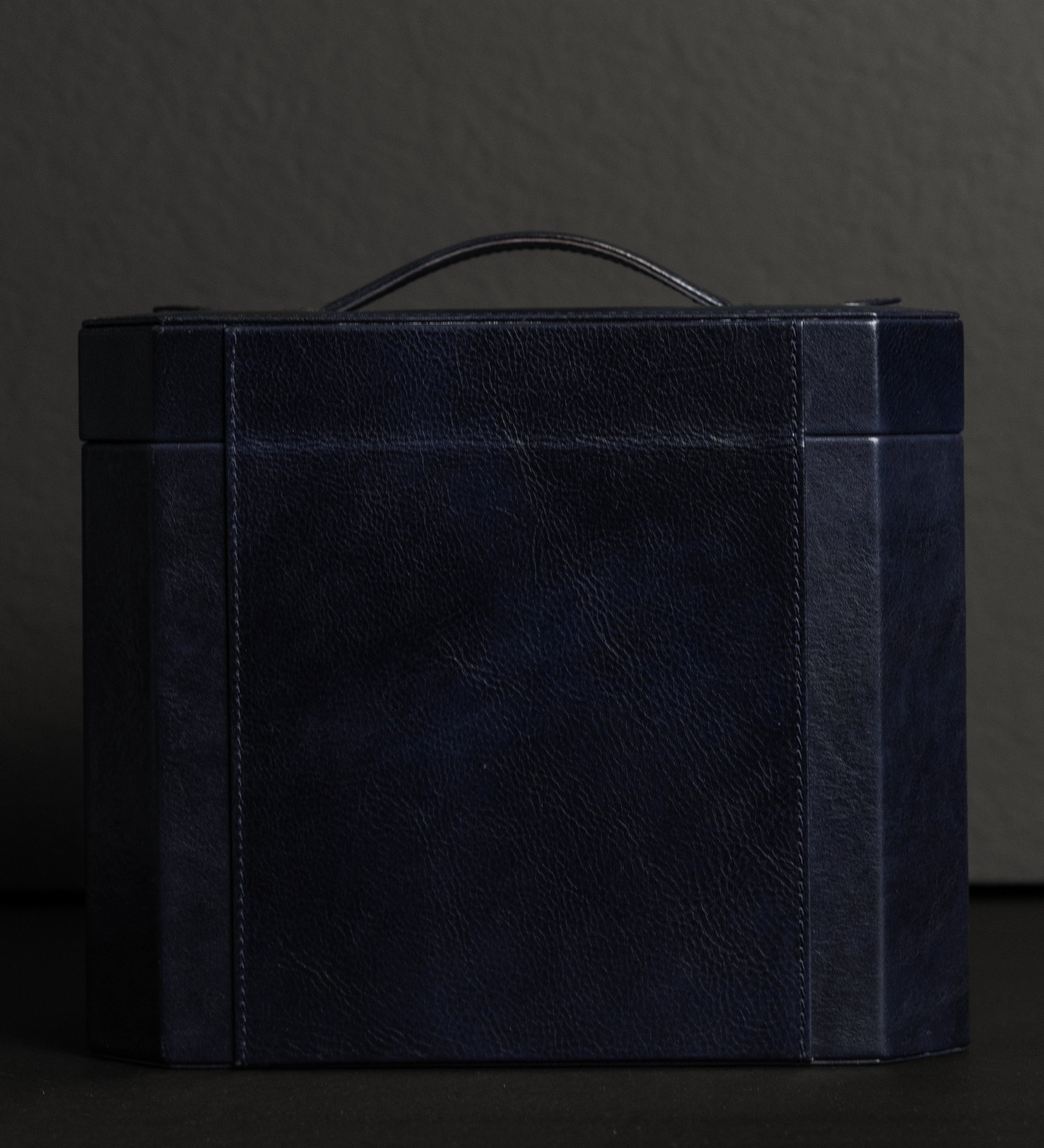 Duża szkatułka na biżuterię ze skóry dla kobiet - A Handful of Dust