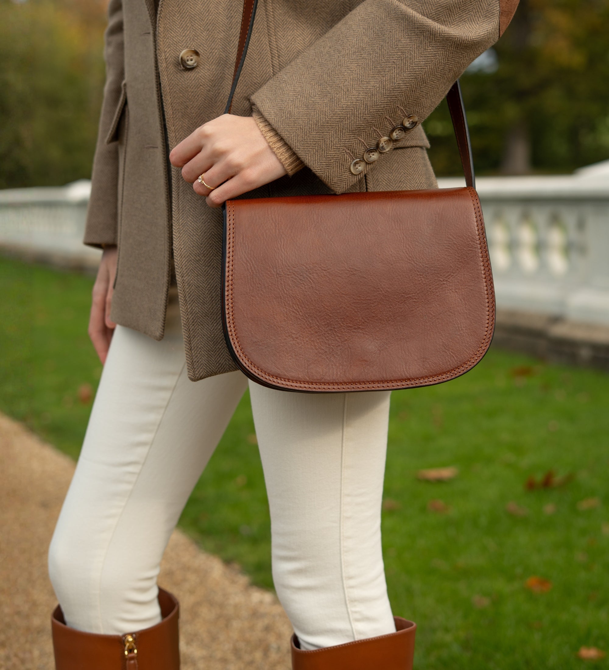 Skórzana torba saddle torba crossbody dla kobiet - Moonfleet