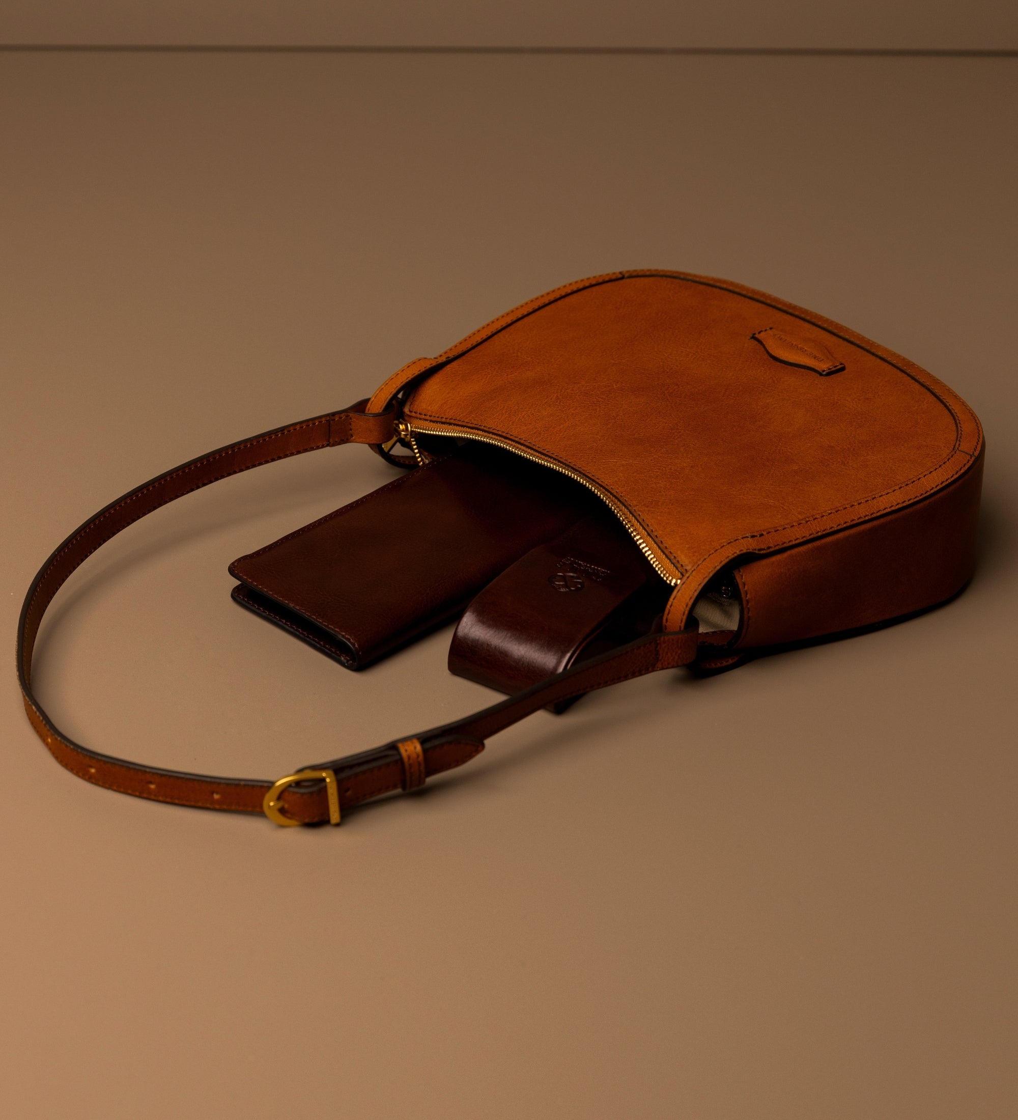 Skórzana torba typu hobo dla kobiet - La Noia