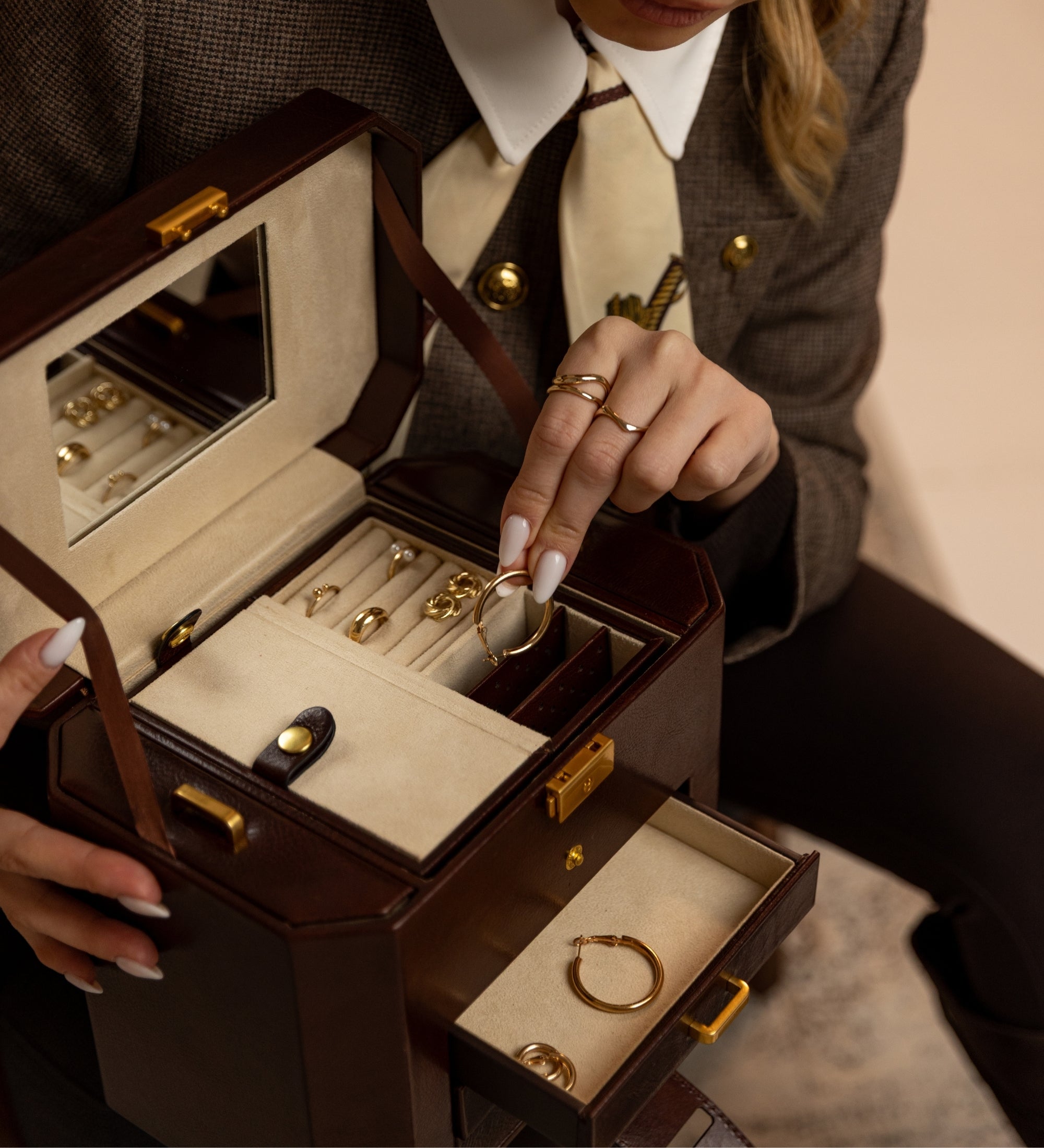 Duża szkatułka na biżuterię ze skóry dla kobiet - A Handful of Dust