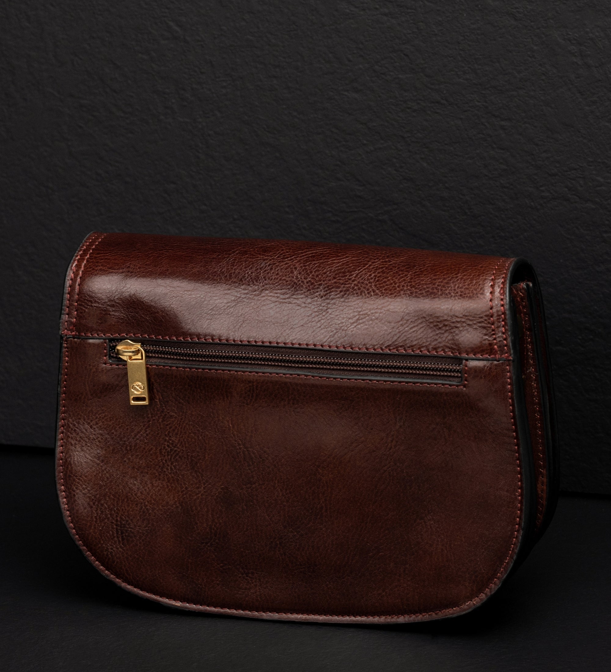 Skórzana torba saddle torba crossbody dla kobiet - Moonfleet